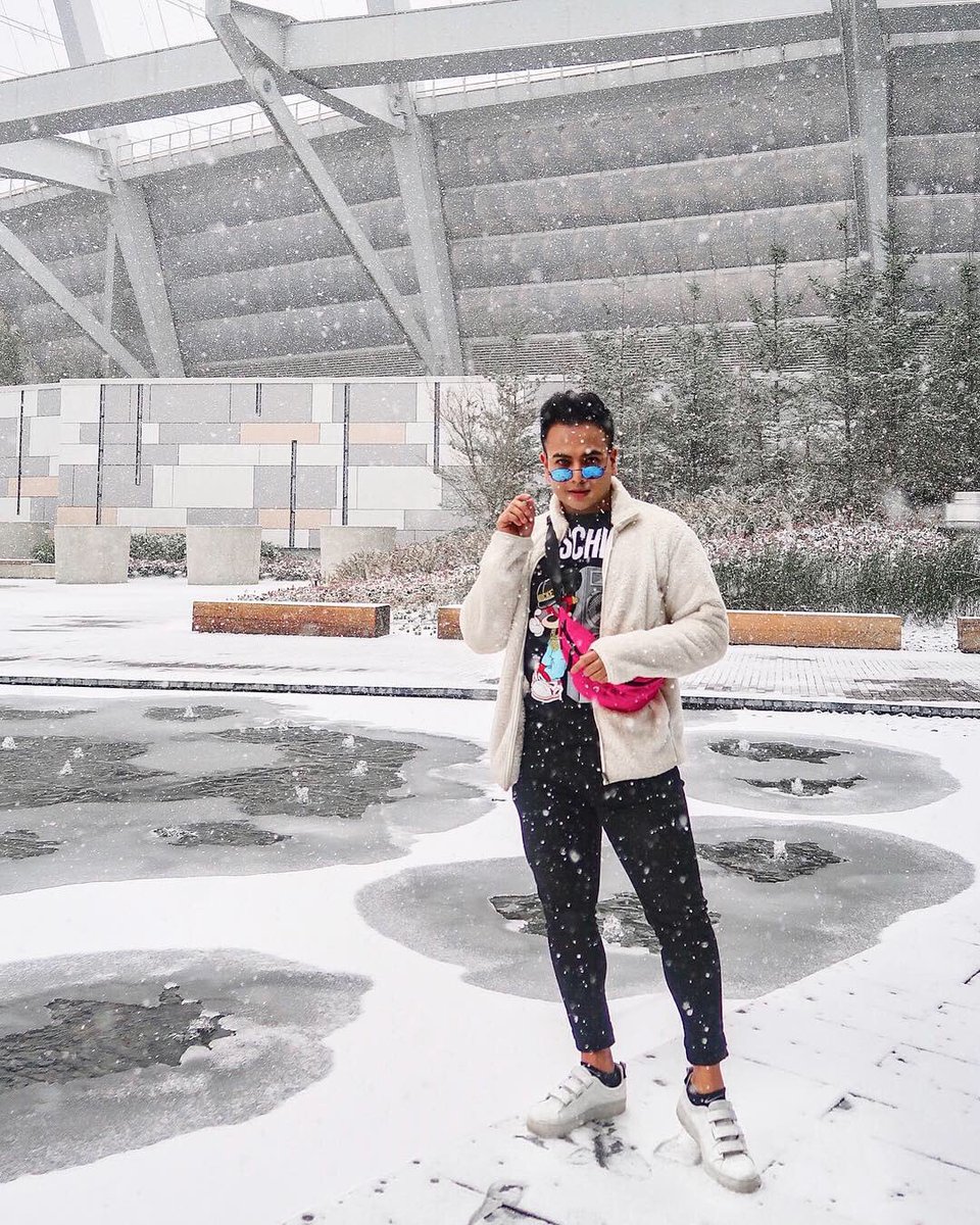 WaichingsWall's tweet photo. Snow Chic AF!! Swipe right to see all the pics #snowday in #Vancouver ⛄️#snowinvancouver
I also had the best brunch at ‘The Victor’ #PlayAtParq @parqvancouverbc
_
#influencer #fashionblog #canada #Vancouver #travelblogger https://t.co/h1iuf9x135