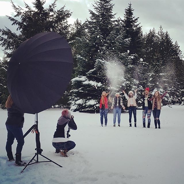 JRphoto's tweet image. #snowday #modelteam #bts #spiderholsterpro #parabolicumbrella bit.ly/2GkdSCO