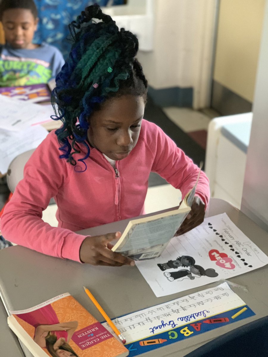 KiseCrew's tweet photo. πUp to 11 minutes of #StaminaReading #cddolphins #WeRead https://t.co/1L0LCnvvI4