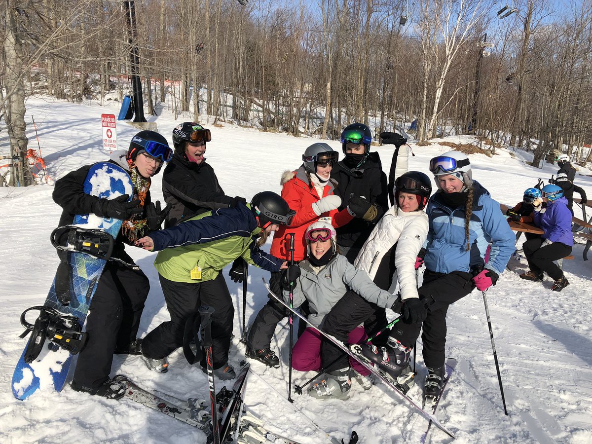 LHS_Slopeside's tweet photo. Colonels enjoying a day at Okemo Mountain, Vermont. #LHScolonelpride #whyledyardschools https://t.co/0KY9h0Gub7