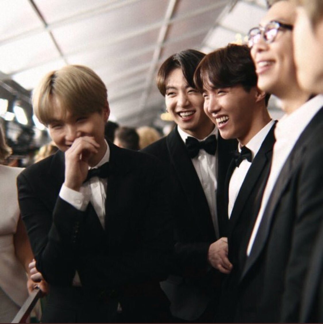 I’m still not over this picture I want them this happy forever

#TearItUpBTS