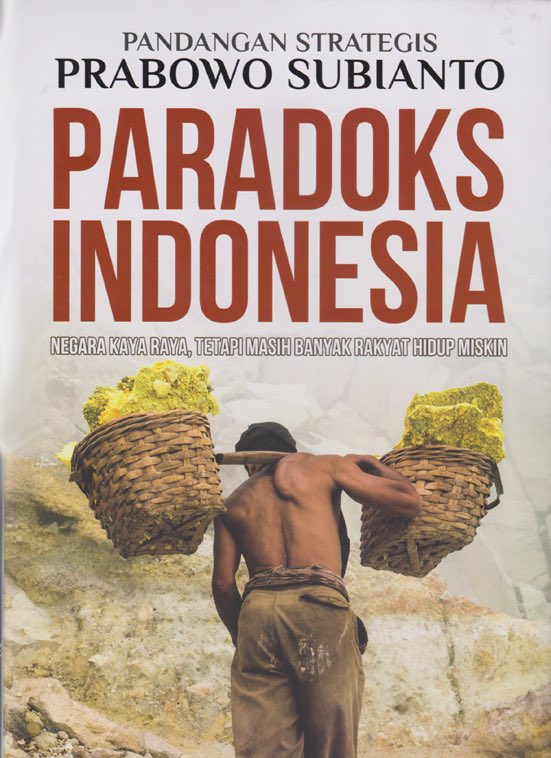 Fahrihamzah's tweet photo. Dia berani berdebat dan masuk kampus dengan membawa gagasan ekonomi dan nasionalisme. Tema yang dibawa pun tidak jauh dari narasi ekonomi bocor ini. Dan kini, narasi itu setidaknya telah terangkum dalam buku yang beliau tulis berjudul Paradoks Indonesia. https://t.co/eExhonLA5q