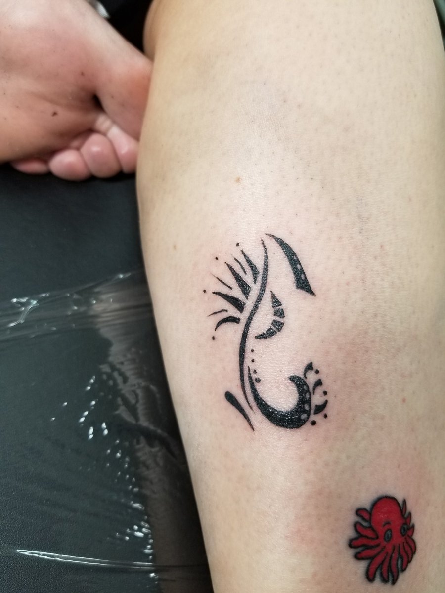 BMS323's tweet photo. I wonder when I will have time to finish my ocean themed leg piece. This seahorse will be the brake between the right and left sides of my leg... I plan to have all the ink! Lol. https://t.co/Fydy5z03dk