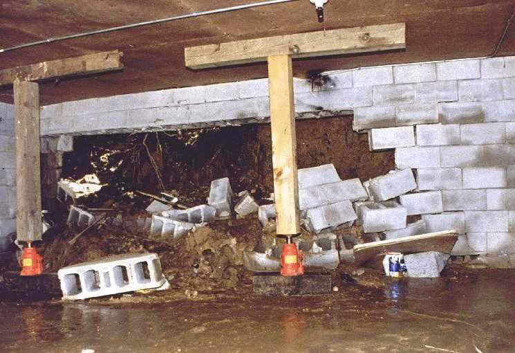 InspectorJoseph's tweet image. The wall collapsed in one of the houses I was inspecting. Hire a Home Inspector so that something like this won't blind side you.
#HomeInspection #AllInOneHomeInspection #HomeFail