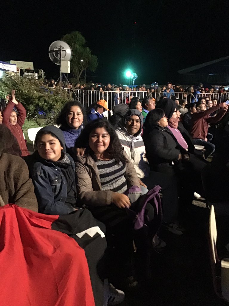 AkuchaPlateria's tweet photo. A minutos de ver a @Illapu en Könun Traytrayko leufu/Puerto Saavedra junto a mis pu lamngen/ hermanos lafquenche Jessica Wenten de @BudiMapu @islallepo PuuuuuuuuroNewen! Küme Newen #afanan #yayayayaya #NacionMapuche 💙 https://t.co/mxheq6D1Sb