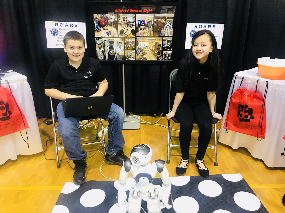 AttwoodNewTech's tweet image. Our students did an amazing job representing our school at the Lansing School District Showcase! #NaoRobot #Kodu #ComputerProgrammers #VideoGameDesigners