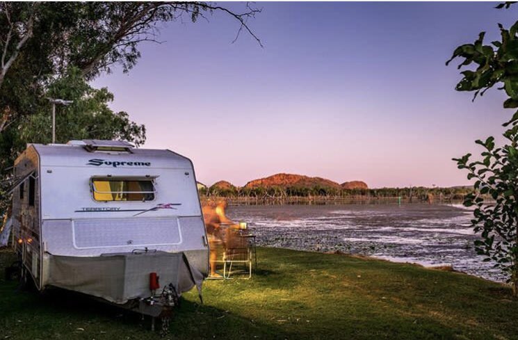 sunscreendreams's tweet photo. RT @KimberleylandHP: “Roughing it” 😂 Kimberleyland style. Set on the banks of Lake KUNUNURRA. @Wikicamps #visitKununurra #travelAus #vanlife #justanotherdayinWA https://t.co/0v5XWwFBAy