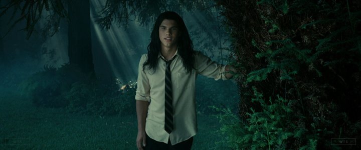 Happy Birthday to Taylor Lautner who\s now 27 years old. Do you remember this movie? 5 min to answer! 