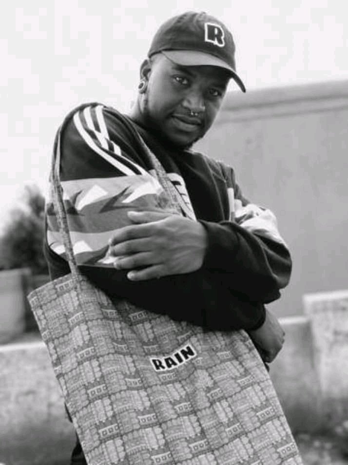 FACTwithChicco's tweet photo. Lookie lookie who we have 👀 Joining us on our first episode of F.A.C.T. with Chicco. 

Mr. Makoporosh Originator Keylahpunk

Make sure to stay tuned this week as we get up close and personal with this amazing being and we learn more about his journey as an artist and creative. https://t.co/08vS8D5biv