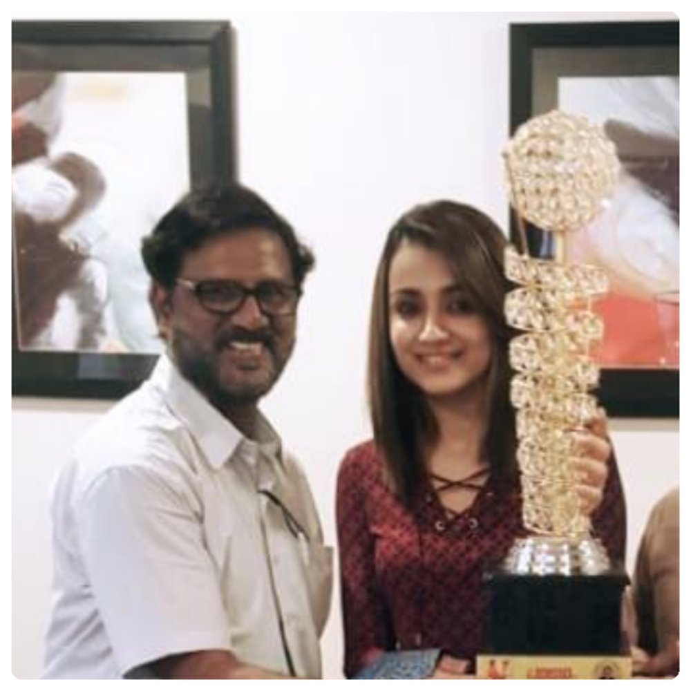 DzG6uAwV4AEXABm?format=jpg&name=medium