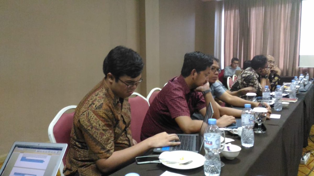 KLHSRPJMD's tweet photo. Workshop Penyempurnaan dan Finalisasi KLHS RPJMD Prov. Papua Tahun 2018 - 2023 di Hotel Luxon, Bandung pada hari Senin, 11 Februari 2019 yang dihadiri oleh @Kemendagri_RI @econusa_id @theasiafoundation @usaidindonesia @TheWCS @ikraf @WRIIndonesia
#KLHSRPJMD #LocalizingSDGs #SDGs https://t.co/6HLCMHP9mE