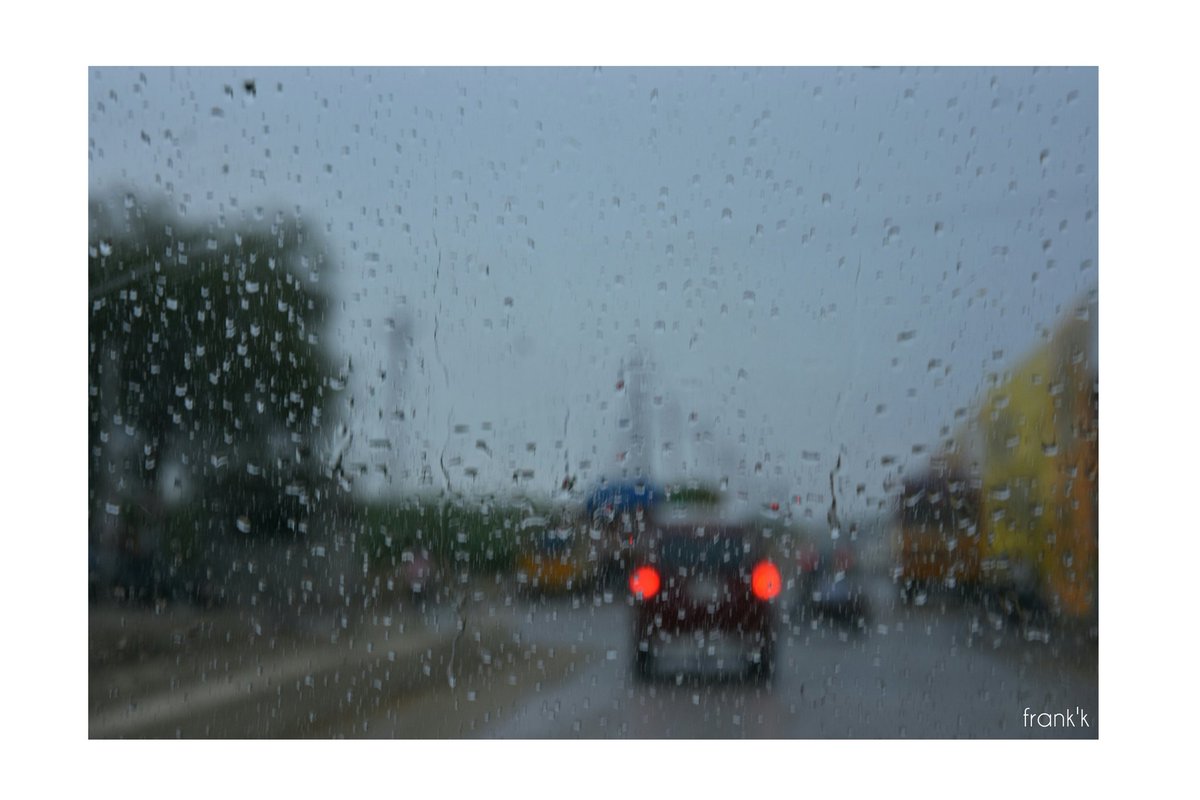 frankklinkumar's tweet photo. Windshield View🎶
Rainy Evening 💕
Way To Virudhunagar🌷
#rainyday #bypass #windshieldview #raindrops #franklinkumar #franklinkumarmadurai #streetphotography https://t.co/v3U62YmLzD