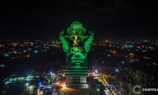 NightEarthCom's tweet photo. Garuda Wisnu Kencana Cultural Park, Jl. Raya Uluwatu, Ungasan, Kuta Sel., Kabupaten Badung,... https://t.co/0zDNqr7jaC https://t.co/FkDnAUsotT