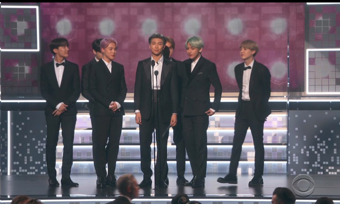 USBTSARMY's tweet photo. BTS are announcing the award! #TearItUpBTS 

(@BTS_twt) https://t.co/5chfjfR9aA