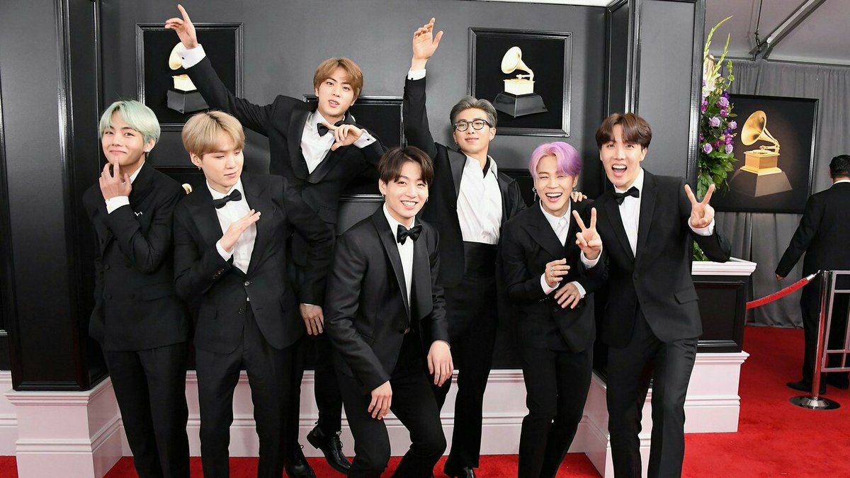k4ther's tweet photo. Lo bueno es que ellos están felices, pero merecían mas en estos premios
@BTS_twt.
#TearItUpBTS
#GRAMMYs
#BTSARMY https://t.co/tMUwrr8bKh