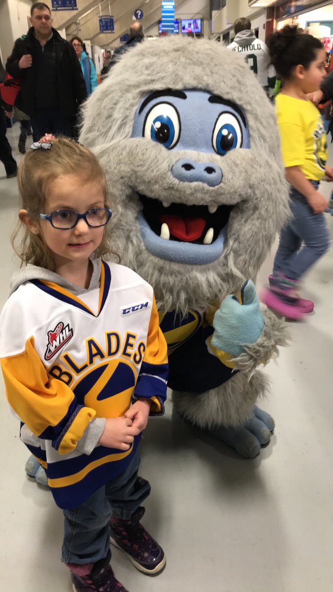 craddy1971's tweet image. My lil angel Chloe got her first @BladesHockey jersey today. She adores Poke Check too #hockeyfan #Skblades #winner #subwayselfie #gobladesgo #angel #loveofmylife