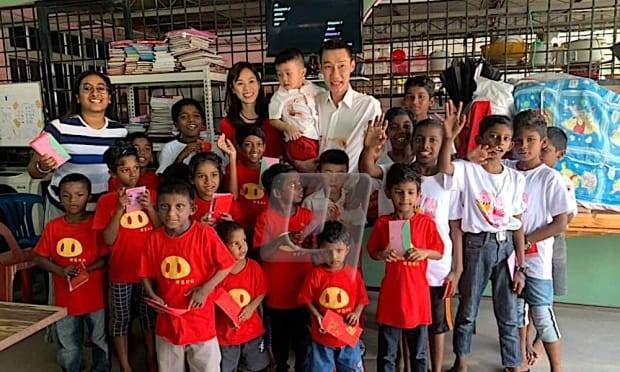 Lee Chong Wei Kindness on Chinese New Year sportsflu.com/badminton/lee-…