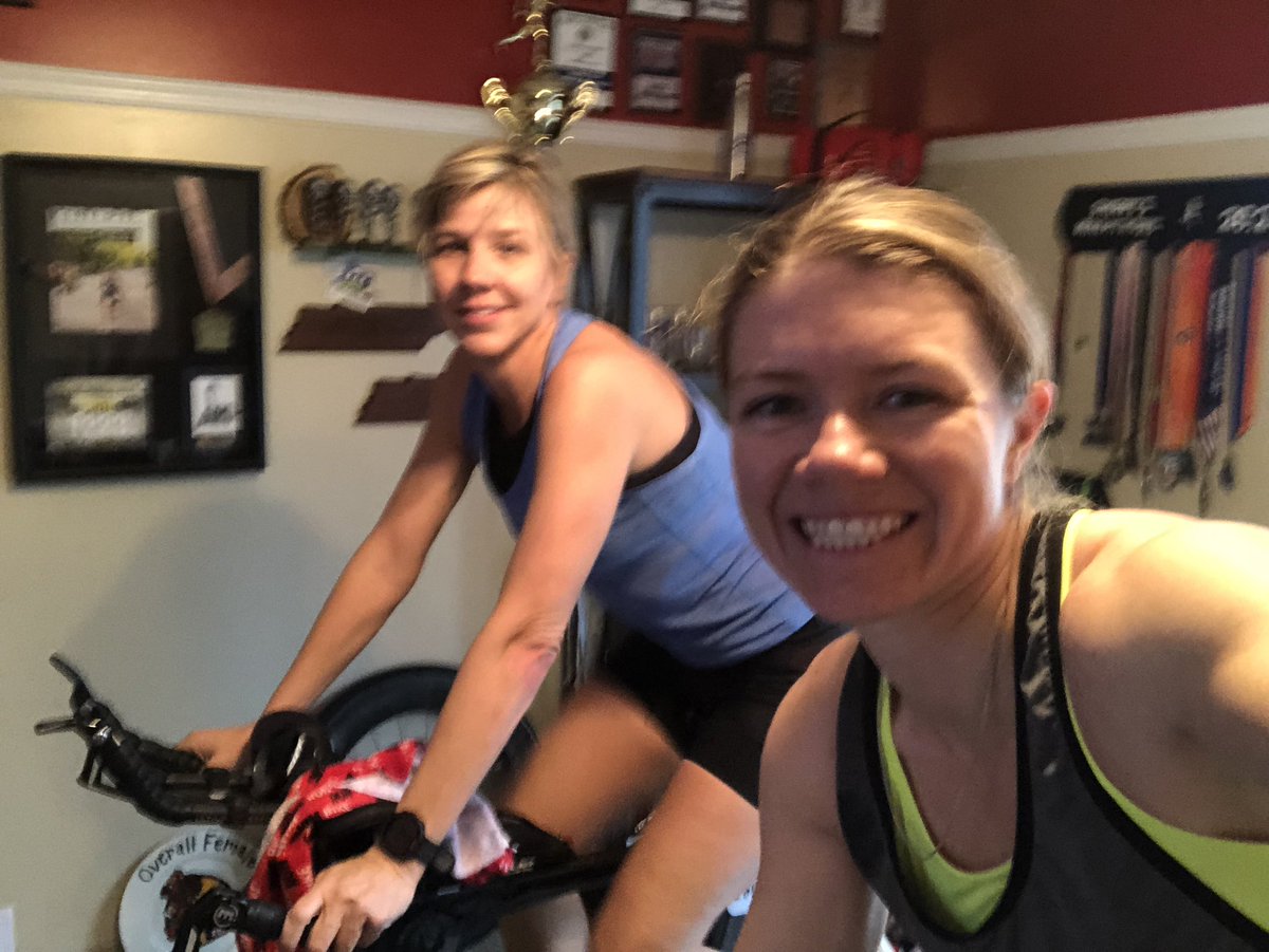 BelleThomas5's tweet image. Got in another long training day with these ladies!!! A 3 hour #trainerride followed by a swim at the @barrenymca ! 11 Weeks &amp;amp; counting! #ironmantraining #ironbelle #justkeepswimming #barrencountyfamilyymca #paincave #workhardforwhatyouwant #trilife  #justkeepspinning #imtexas