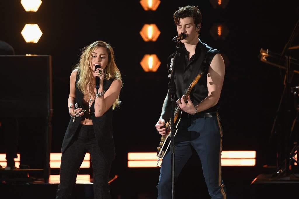 Buzzfeed News On Twitter Miley Cyrus And Shawn Mendes Vests Were The Best Part Of The First 20 Minutes Of The Grammys Https T Co 5sgkeubhva Https T Co Askliy9uo5