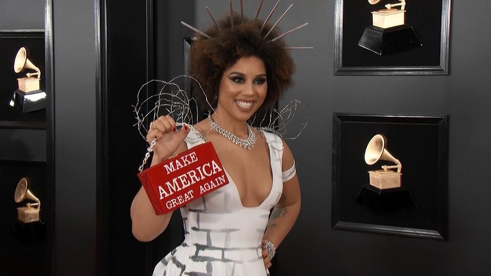 glossycode's tweet image. who even is this woman and why do they continue to invite her and her ignorant outfits to award shows??