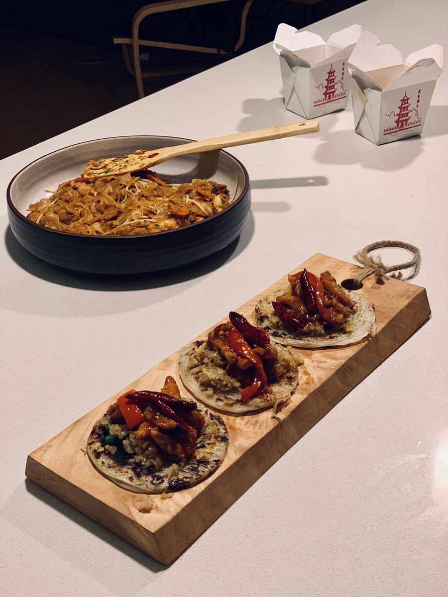 alonely noodle bar tweet media
