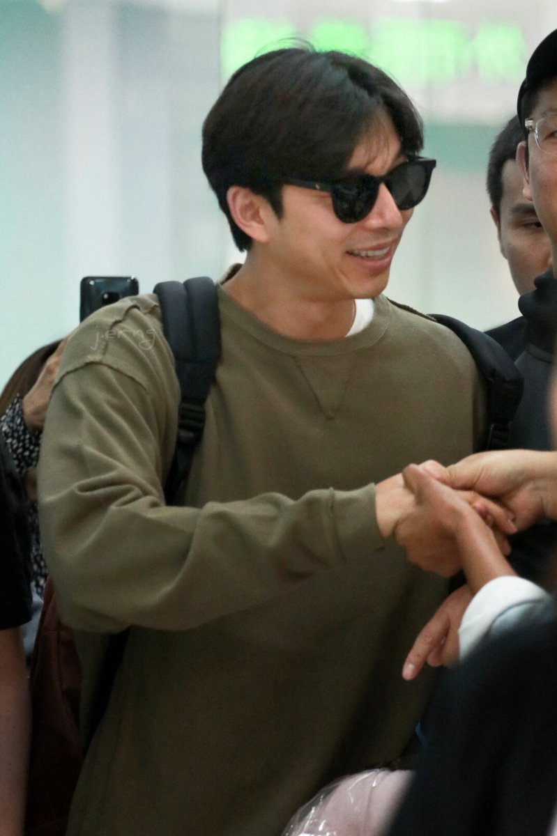_shxxnowz365's tweet photo. #กงยู ฟ้ารักพ่อของจริงค่ะ อายุขนาดนี้ หล่อแซ่บขนาดนี้ได้ยังไงคะ 😭😭😭 https://t.co/Ll3eihk936
