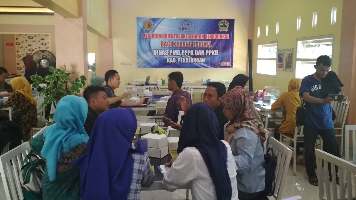 BangRopie's tweet photo. Kegiatan Orientasi Kesehatan Reproduksi bagi Karang Taruna se-kabupaten Pekalongan serta Penyuluhan tentang Bahaya Narkoba dan Kenakalan Remaja. 
@AsipKholbihi
@PmdPpkb 
@infokajen https://t.co/mmcxDRDVB6