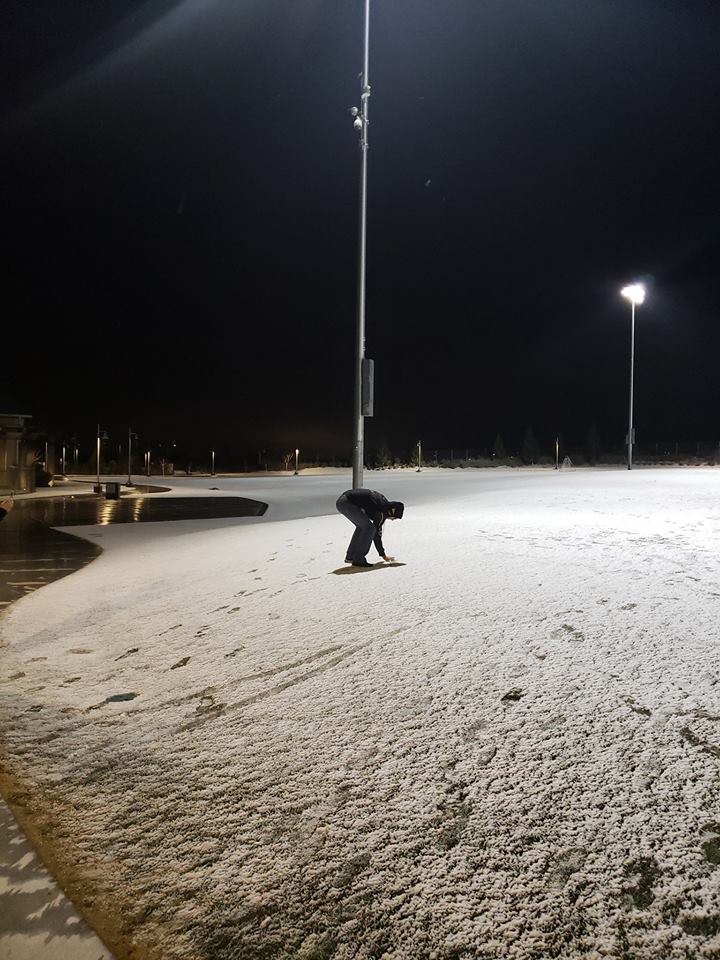 FOX5Vegas's tweet photo. #PHOTOS: It's snowing in Vegas! Here are some of our favorite photos sent by FOX5 viewers tonight in the northwest valley. 💓 https://t.co/DMkyuJE506