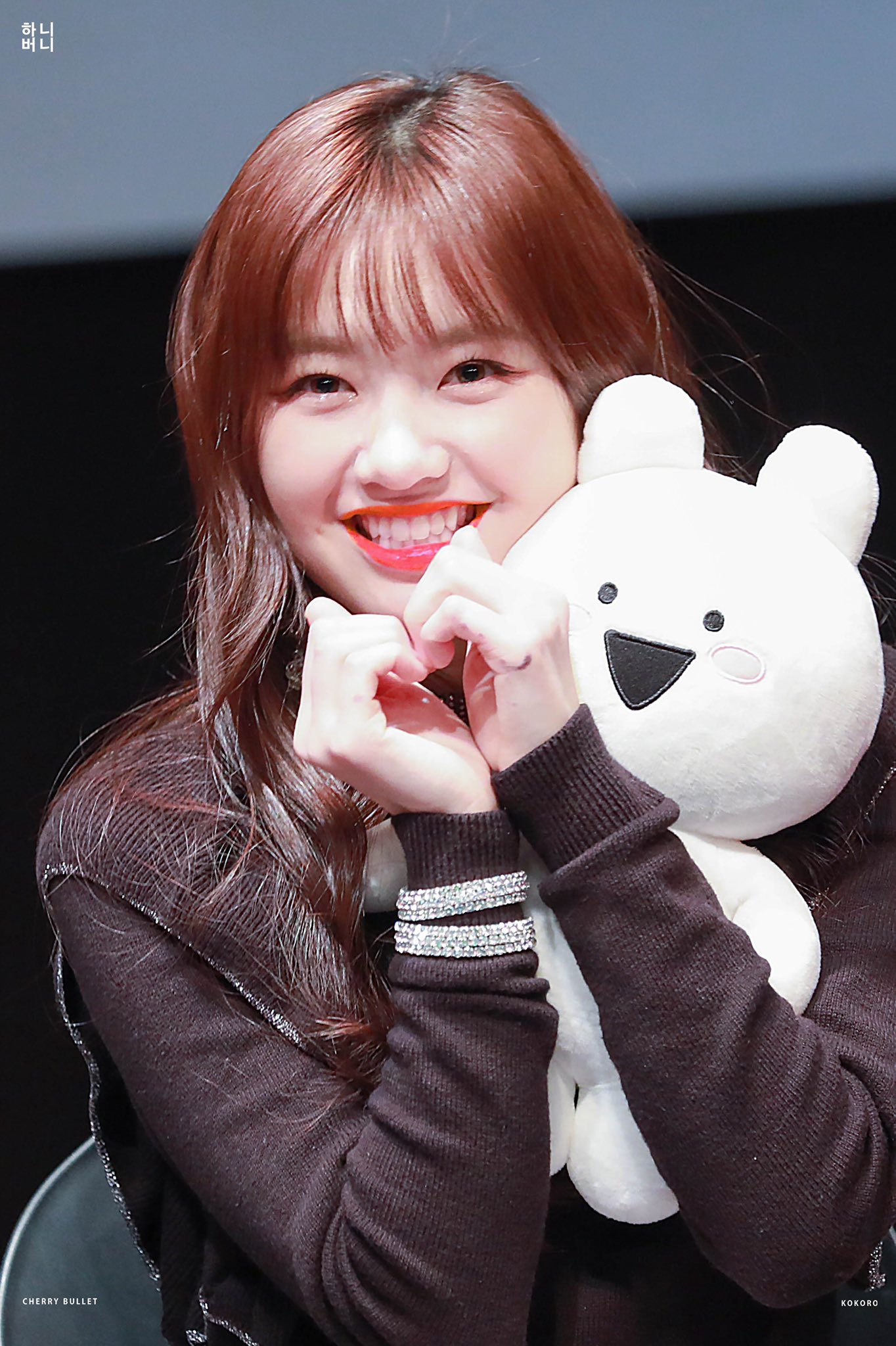 DzGgdXJVYAImsWd.jpg:orig