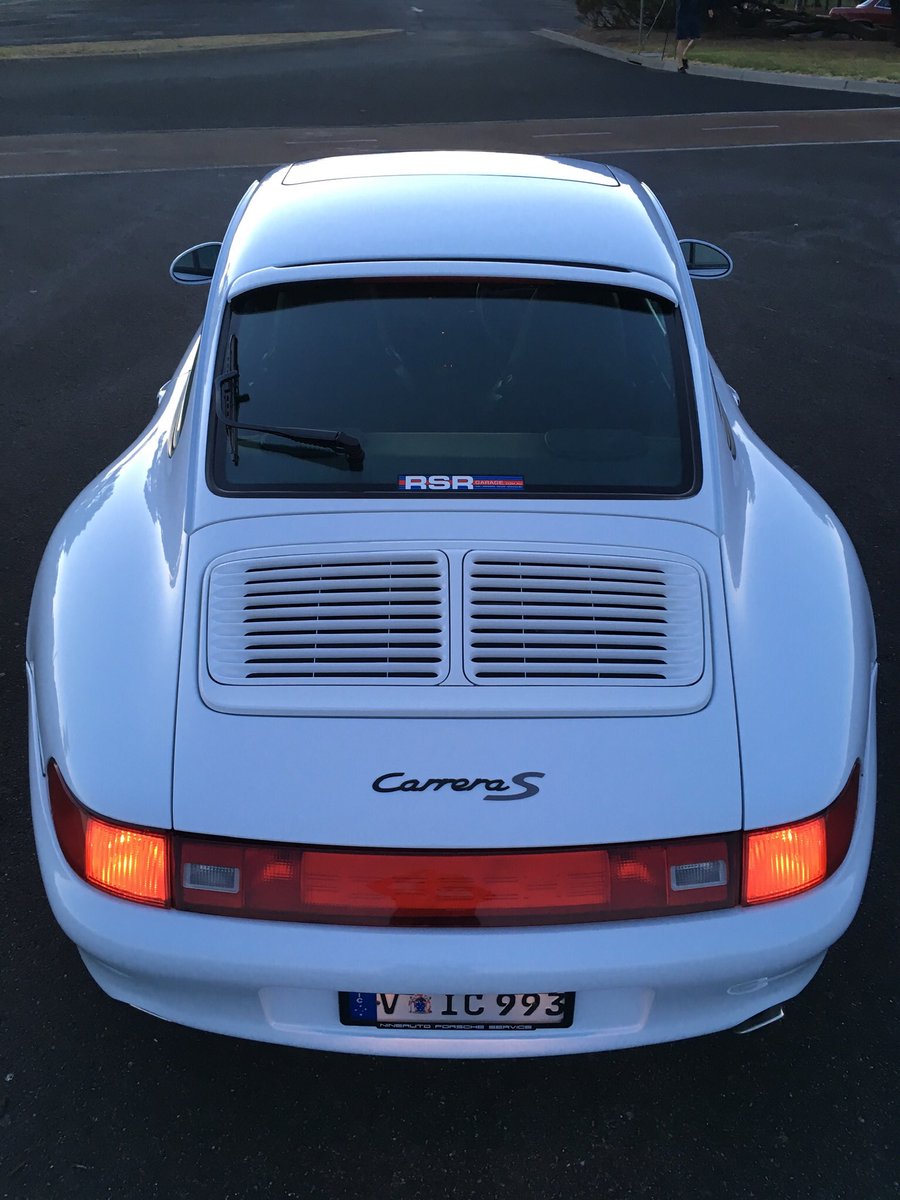 P0RSCHEWISE's tweet photo. Best car, best colour? (993CS Glacier White)
@Verumachina1 
@HA11NNH @cubasteve57 https://t.co/TeM1HfIg4O