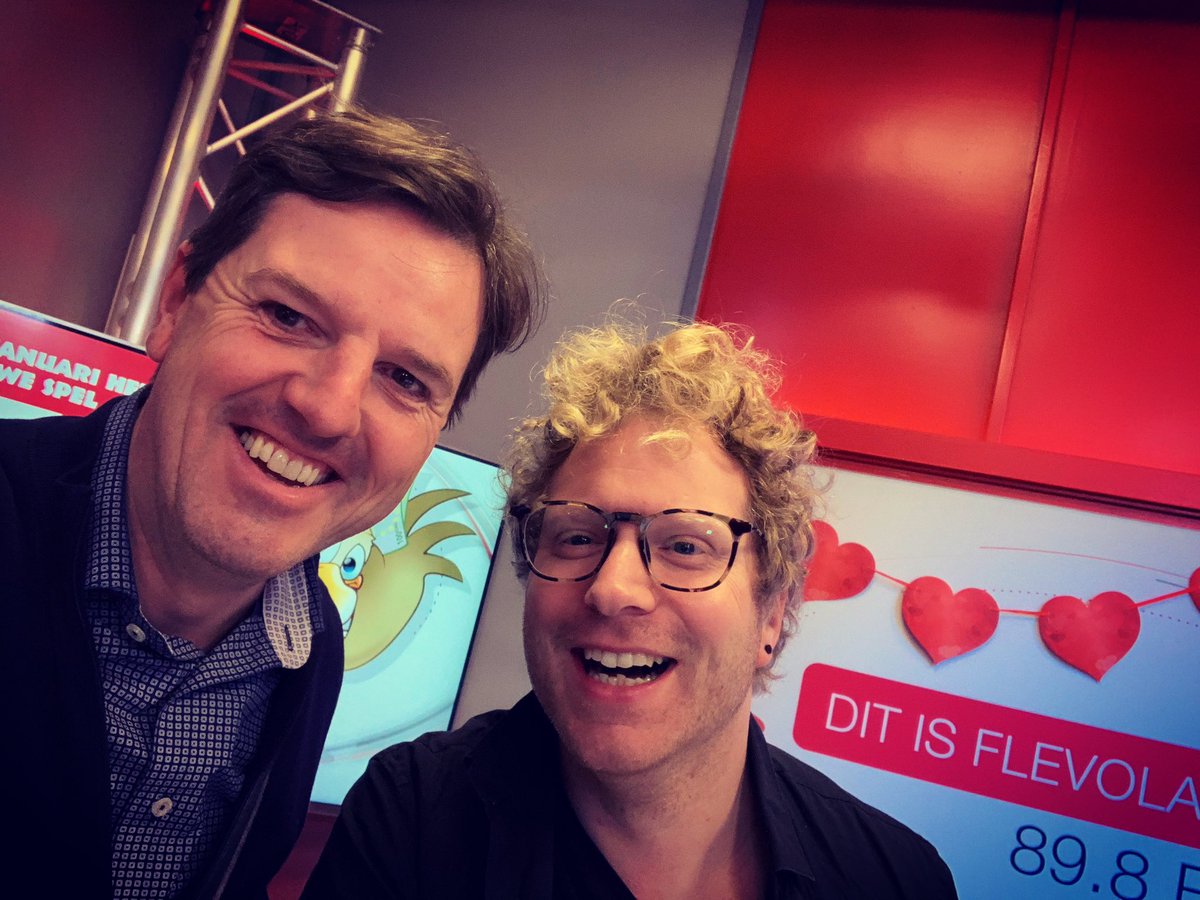 robertjanknook's tweet photo. #presentatie ochtendshow @OmroepFlevoland met de altijd vrolijke #radiopresentator @KasperKooij https://t.co/eXTnsbHBkU