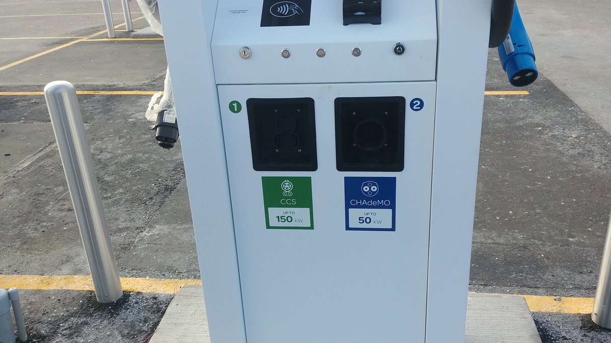 AmazingChevVolt's tweet photo. @xandriteme @ellec_uk INSIDER/
@VWGroup, US Co., @ElectrifyAM* Install 484 Level 3, #DCFast, 50kW-150kW & Level 4, #DCUltraFast, 350kW #EVFillingStation's Across USA, #DIEselGate Settlement!
@Tesla, #TeslaEnergy #PowerPack #EnergyStorage!
$TSLA
+
@PlugShare
*Via | Electrify AM
https://t.co/Im6B0npdgE https://t.co/Q9tT6y6hIA