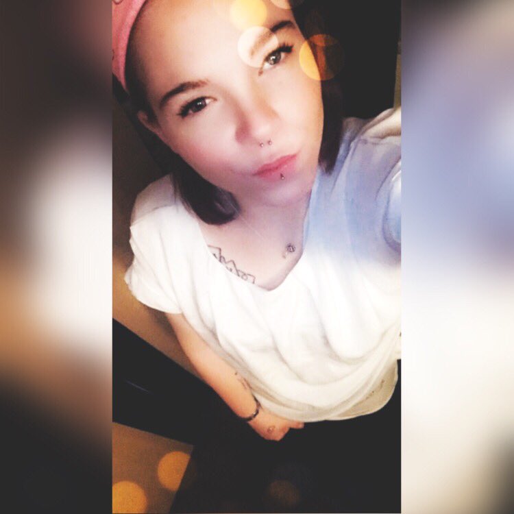 loreen12492351's tweet image. Kommt bitte alle gut in die Woche meine lieben :) lässt euch nicht stressen &amp;amp; ärgern :) &amp;amp;‘ immer stark bleiben ❤️👌 #MondayMotivaton #Motivation #bloggerin @wOOtiTv @NoCGamingLP @Dijkeij