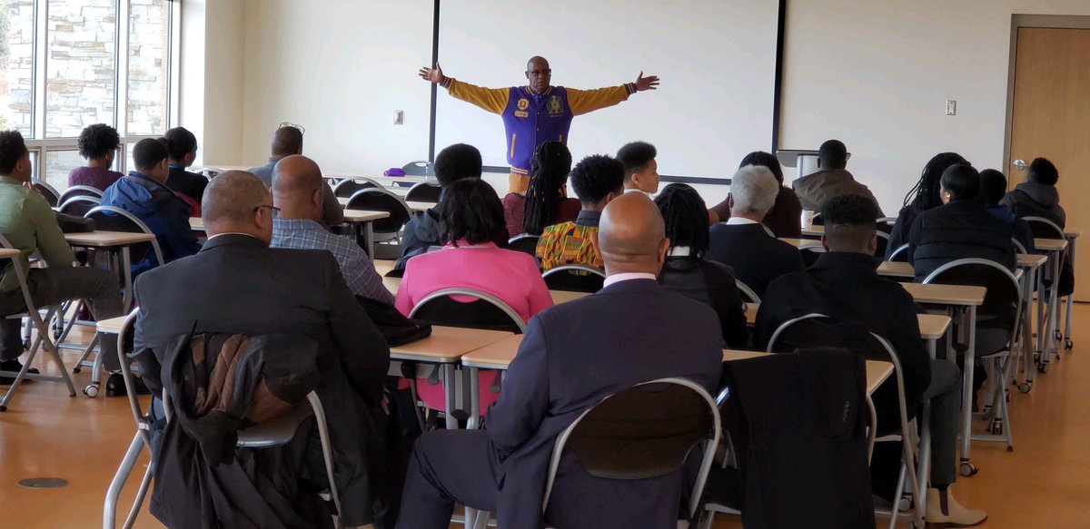 ProjectEnrich's tweet photo. We had very informative and provocative #BlackHistoryMonth panel discussions featuring our insightful students on 2/9. This generation of #BlackScholars is not lost! #pgcps #menofpgcps https://t.co/OGDlKYzP8y