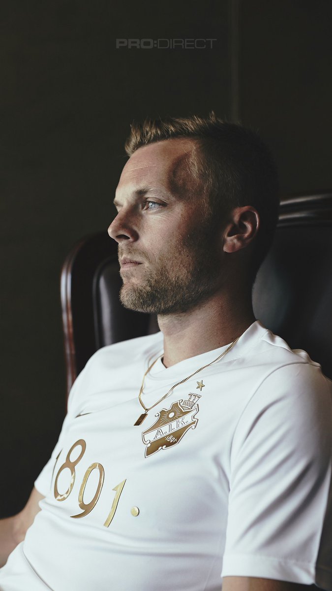 ProD_Plus's tweet image. WALLPAPER: Sebastian Larsson in the stunning '1891 White Edition' AIK shirt for @ProD_Soccer.

💫