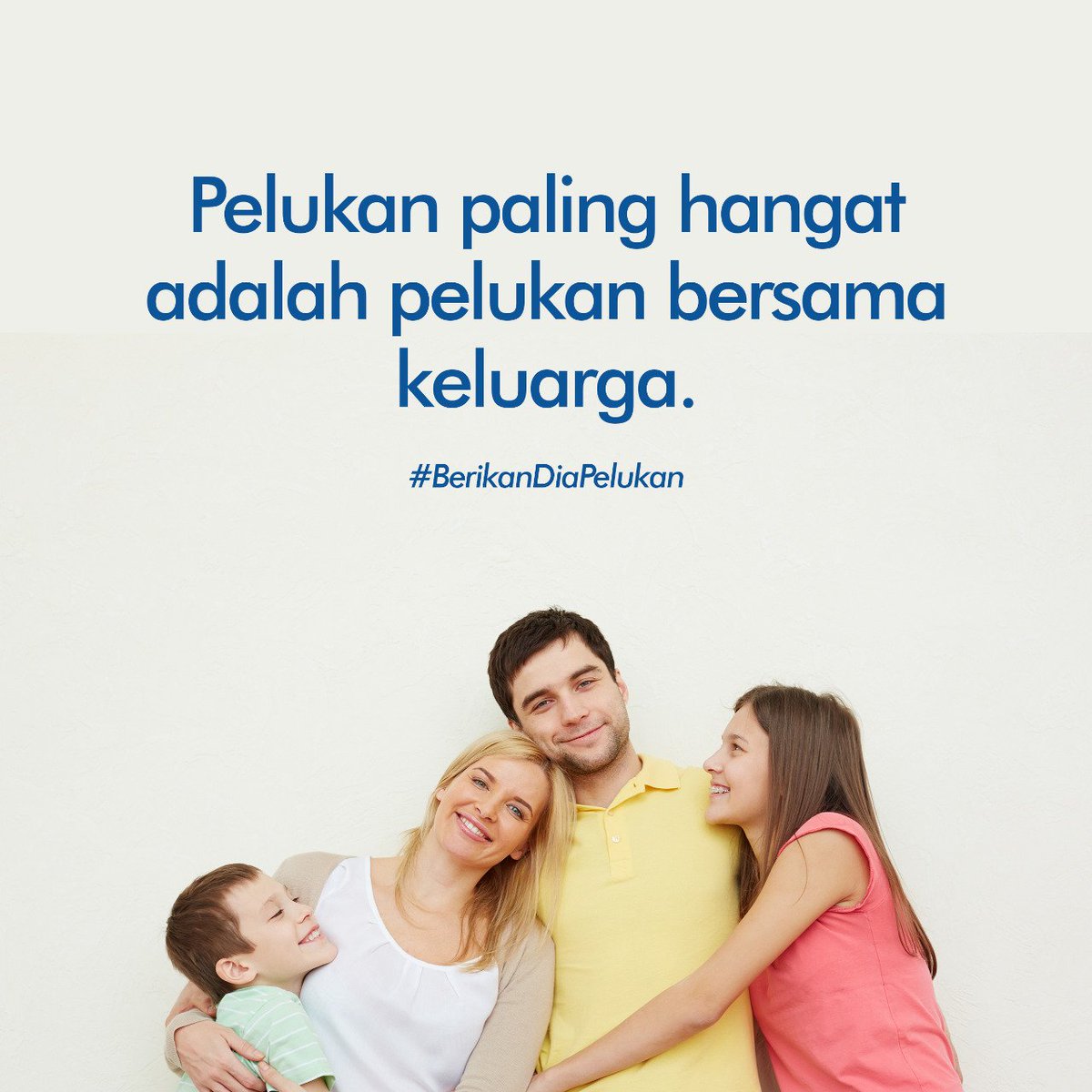 SRufamin's tweet photo. #BerikanDiaPelukan karena pelukan paling hangat adalah pelukan bersama keluarga.. 

#JokowiLagi 
#BerikanDiaPelukan https://t.co/cT1qEog2ft