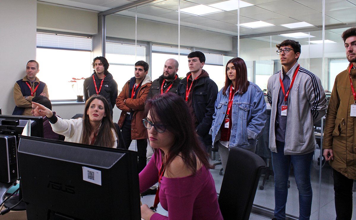 isotrol's tweet photo. We manage 26 GW of nominal power at #Bluence Control Center 👩💻👨💻 This group of Industrial Automation and Robotics students learned how can we do this during their visit last friday 👍 Thanks for coming guys! https://t.co/p5rTRsyd6i