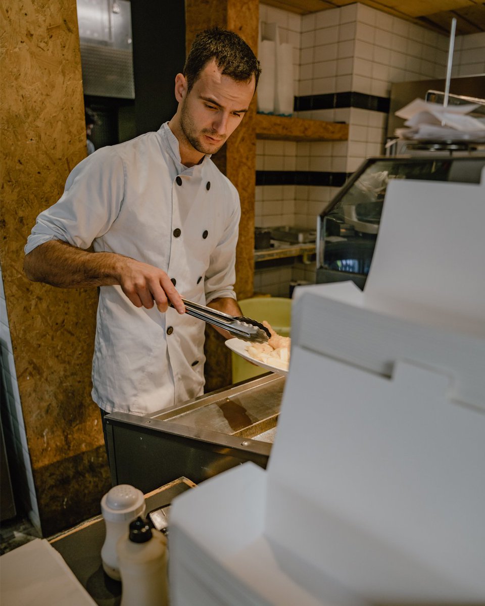 wtf_chippy's tweet image. And just like that it&apos;s Monday again. We&apos;re excited for the week ahead, make sure to give us a visit. 

#fishandchips #chippy #fish #fishandchipshop #londonfoodies #hammersmith #chiswick #finedining #grilledfish #mondaymotivation #mondayblues #foodbloggers #londonfoodbloggers