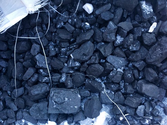 Продать аомсш уголь. Уголь Хакасский. Каменный уголь в Хакасии. Хороший уголь. Уголь из Хакасии.