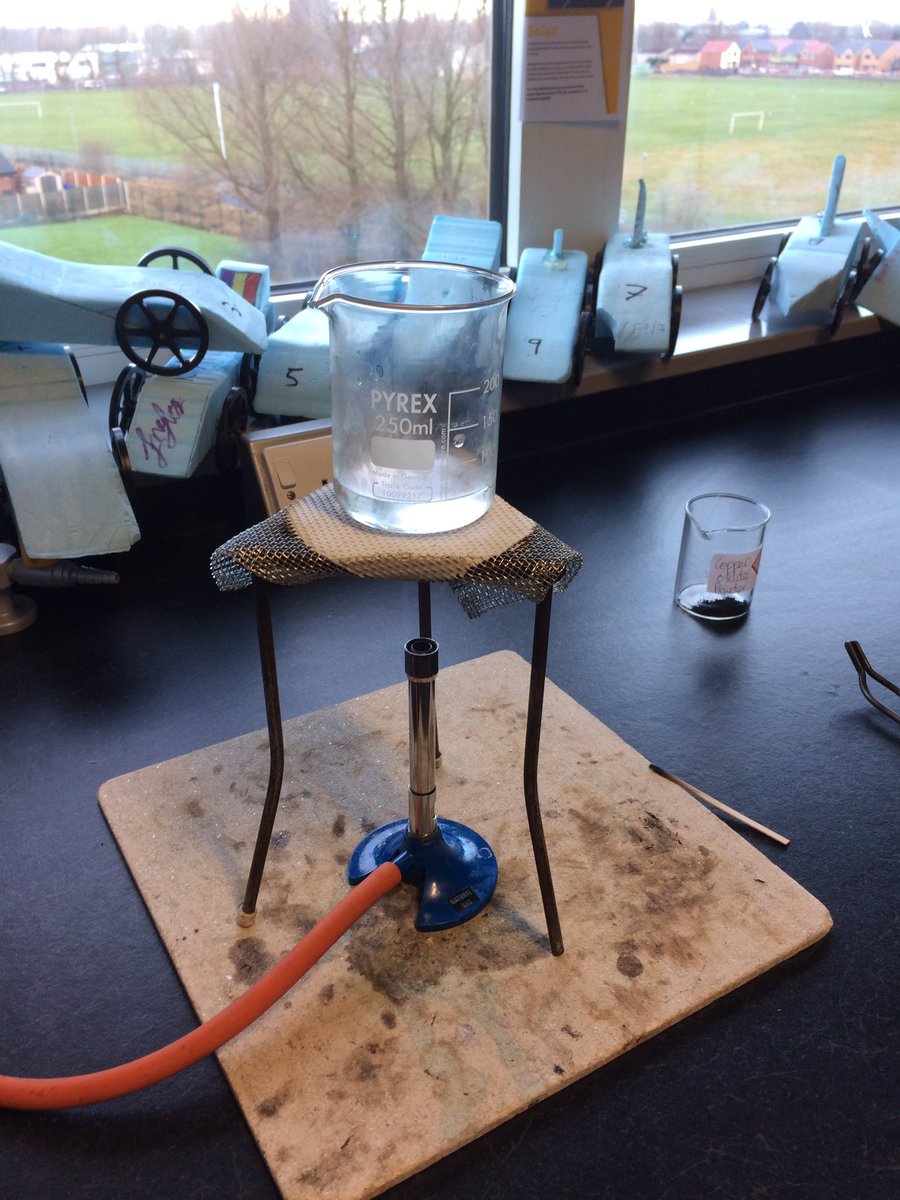 CMA_science's tweet image. #Year11 practicing their #RequiredPracticals. This morning we have been looking at making #salts using #CopperOxide and #SulphuricAcid 
@aqacorescience @CedarMountHigh