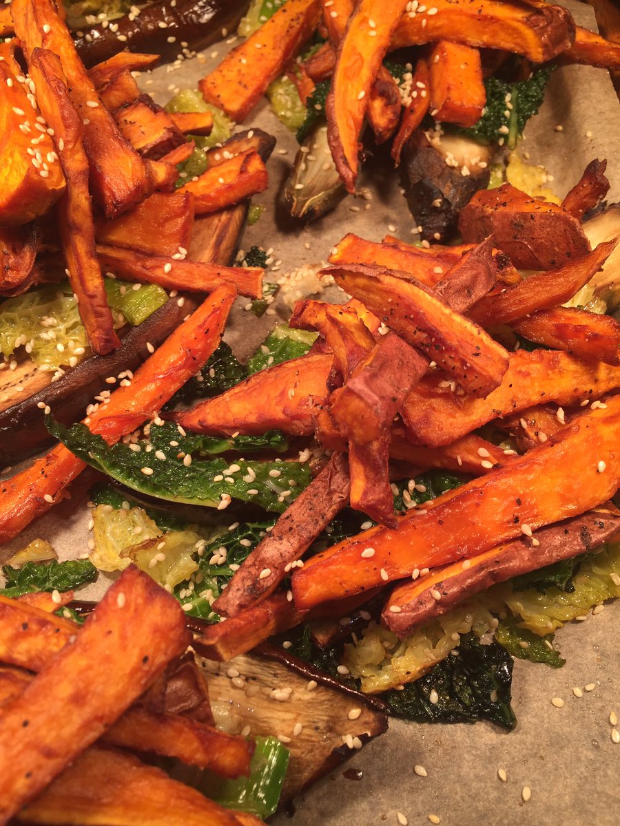 unclefredsdine1's tweet photo. Delicious soy &amp; ginger roasted aubergine steaks with sweet potato 🍠 veggie Monday #Eliorfoodie @polly_vanHagen @jamesbirch777 https://t.co/TTn6yw2aij