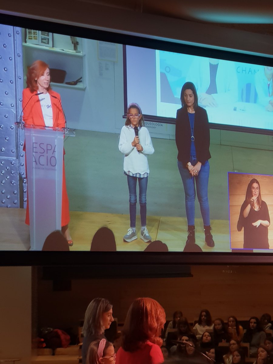NathaliePicquot's tweet photo. "Si las niñas quieren hacer ballet lo pueden hacer y si quieren estudiar robótica/programación tambien le pueden hacer" @valeriacch7 #NiñaInspiradoraDelAño hablando sobre su pasión para la robótica y sus proyectos @InspirinGirlsE #NiñasSinLímites #DiaDeLaMujerYLaNiñaEnLaCiencia https://t.co/tHsjzLiCMF