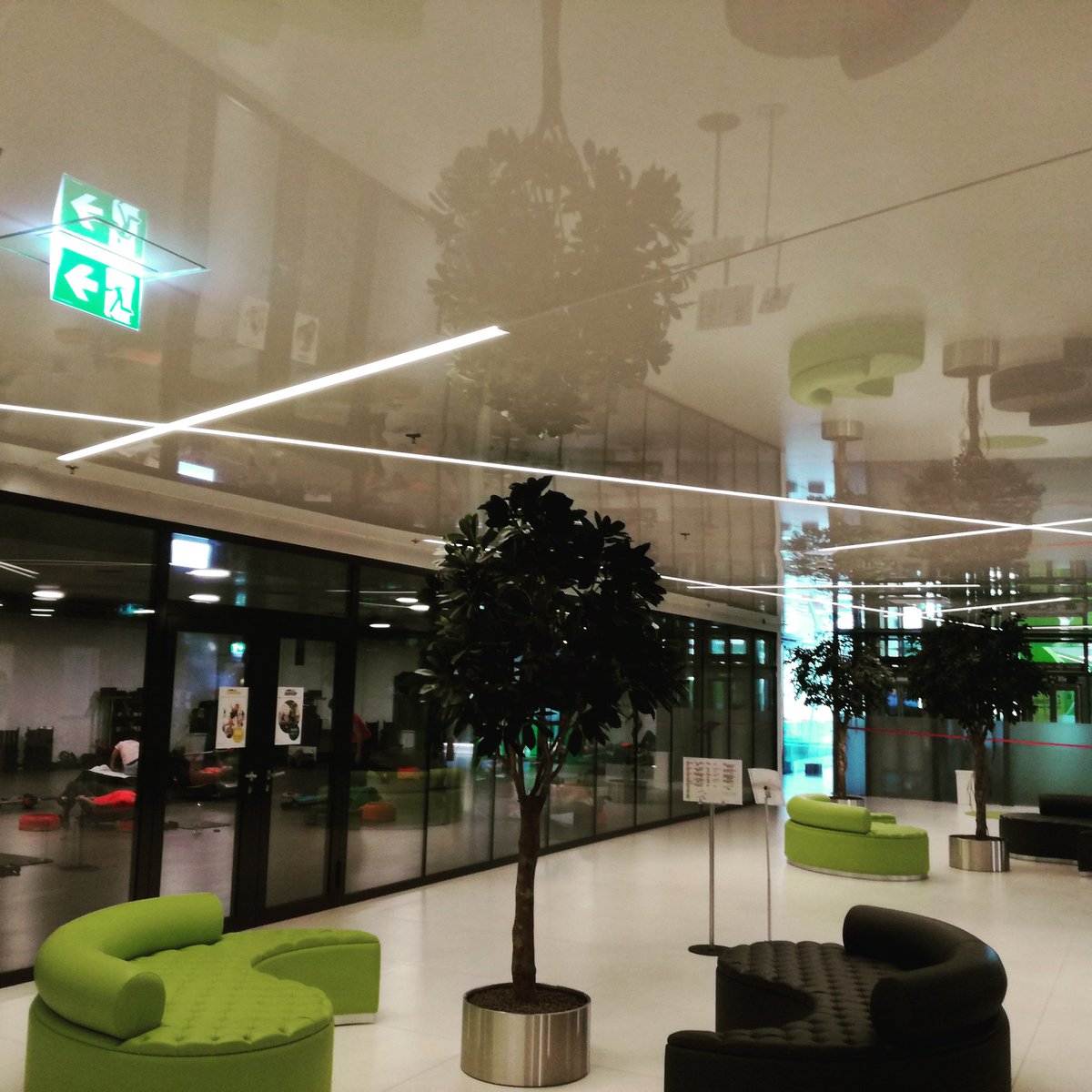 fllidamicosrl's tweet photo. #FLLIDAMICOSRL 
https://t.co/dIFyoLw5pS, info@damicosrl.com, 0516142093-337578813
controsoffitti teso laccato con shangai di luce
#Controsoffitti #controsoffittitesi #retroilluminati #satinati #laccati #acustica #designer #luce  #interiodesign #stretchceilings #svizzeralugano https://t.co/xEA4se1iGX