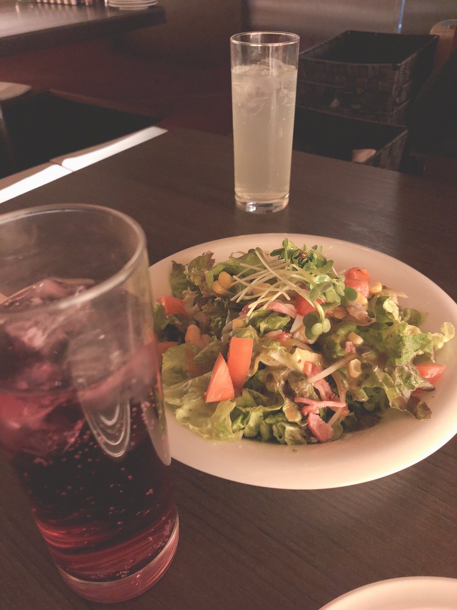 HaganaiCONNECT's tweet photo. 時間無制限の食べ飲み放題あったからオススメ。
#MushRoomPrime
#シーフードイタリアンバジルサラダ
#デスウィングマン
#カルボナーラ風ベーコンとほうれん草のクリームパスタ
#海老のチリソース炒め https://t.co/pZY9LoMTFe