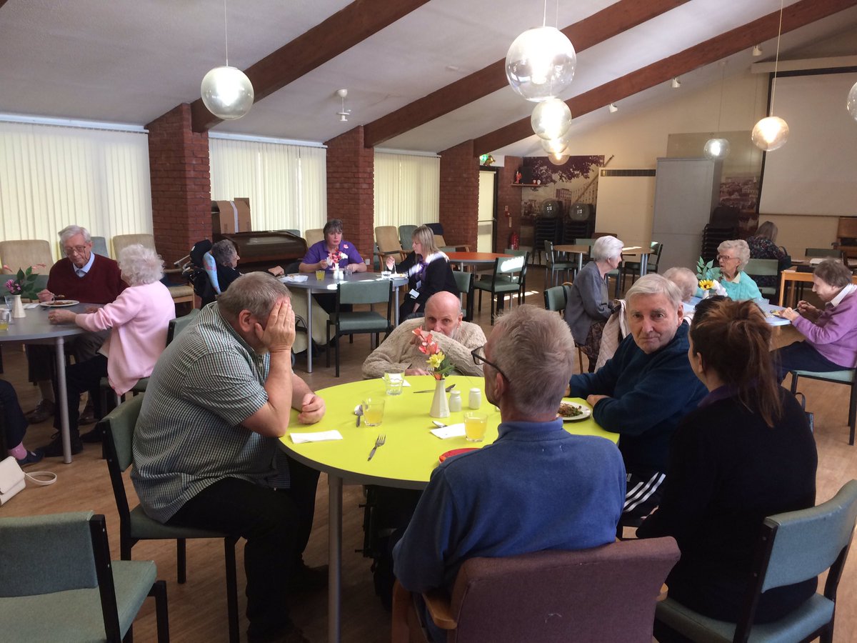 FilmHubSE's tweet photo. What a BEAUTIFUL morning! 🌞🌻🌹It’s our first community screening in Harlow at the Leah Manning Centre. We’re screening archive films on the first four new towns, free to book for venues, groups &amp; clubs until March 31st. #newtowns #archivefilms @FilmHubSE @bfi @EAFilmArchive https://t.co/Qyy9VH1TwE