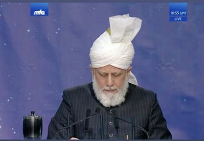 FarhanaKanwal_T's tweet photo. "We openly proclaim love for the country in which we live. We are law abiding our message is of peace."
#KhalifaOfIslam https://t.co/WJtKkDa2P0