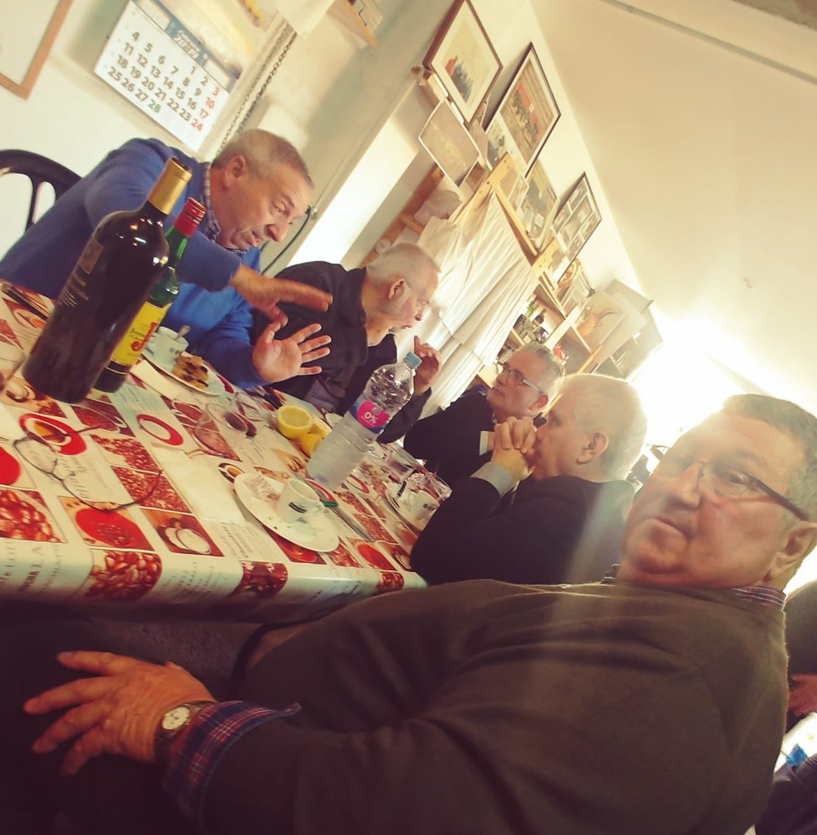 JosepMelia's tweet photo. Aquests dies hem continuat visitant les barriades de #Palma
📍compartírem 🍽 taula i conversa amb la gent del #RafalNou #Viver.
📍El cap de setmana celebrant l’arribada de l’any nou xinès 🎏 amb la col��nia xinesa de #PereGarau #PrimerPALMA, #LluitaPelQueEstimes #100x100Balears https://t.co/6gdLaFUanz