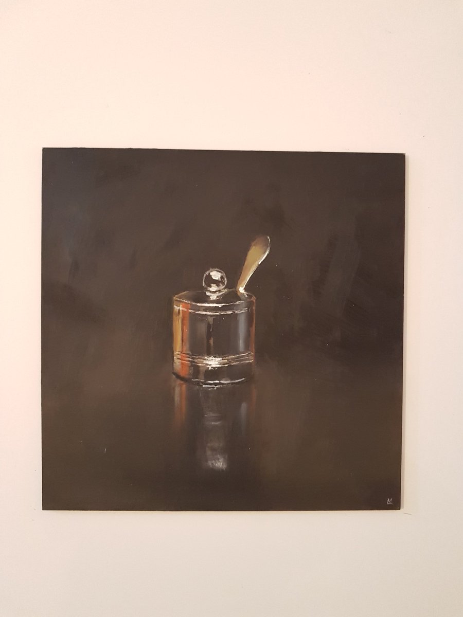 LouiseMarksArt's tweet photo. After, during and before photos of an oil study being varnished last week. Love how those colours pop with a lick of varnish. A silver pot painted at the end of 2017. Oil on board. #varnish #oil #gamvar #silver https://t.co/rEjUpPArIR