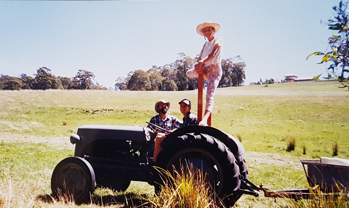 As someone that was homeschooled with little formal science education I would LOVE to tell my 11 year old self: that you CAN be a scientist regardless of background; curiosity and support take you further! <a href="/ScienceAU/">Science & Technology Australia</a> #InternationalDayofWomenandGirlsinScience <a href="/WomenScienceDay/">Women in Science Day</a>