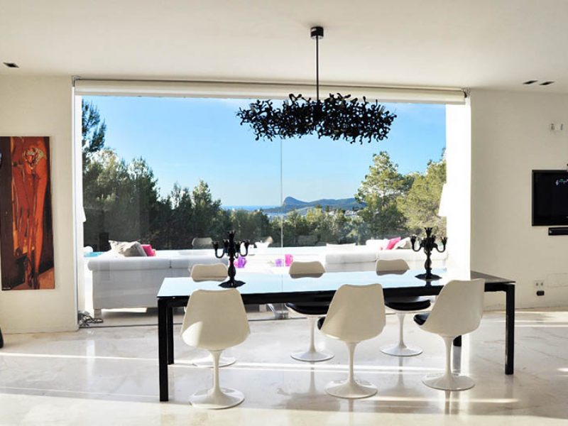 ibifast's tweet photo. Ready for brunch! #travel #ibiza #luxury #ibiza2019 #traveller #roomwithaview #blueskies https://t.co/ZTpiamBtzi